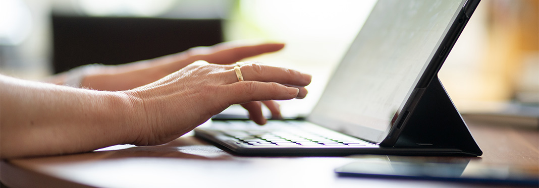 susann-koehler-tastatur-pano Susann Köhler Tastatur Panorama
